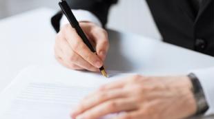 Motivos y procedimiento para rescindir un contrato de trabajo por iniciativa de un empleado.